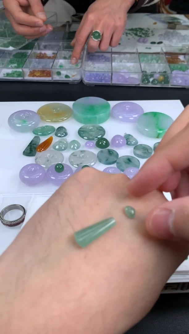 【闪购商品】定制翡翠未镶嵌蛋面