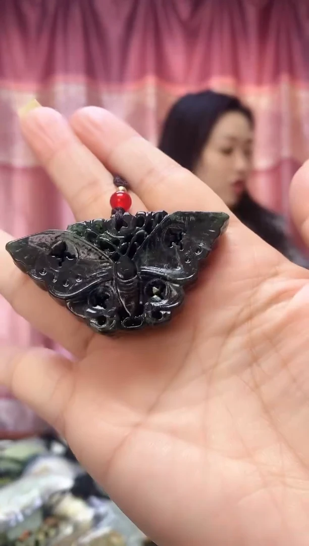 未镶嵌岫玉吊坠