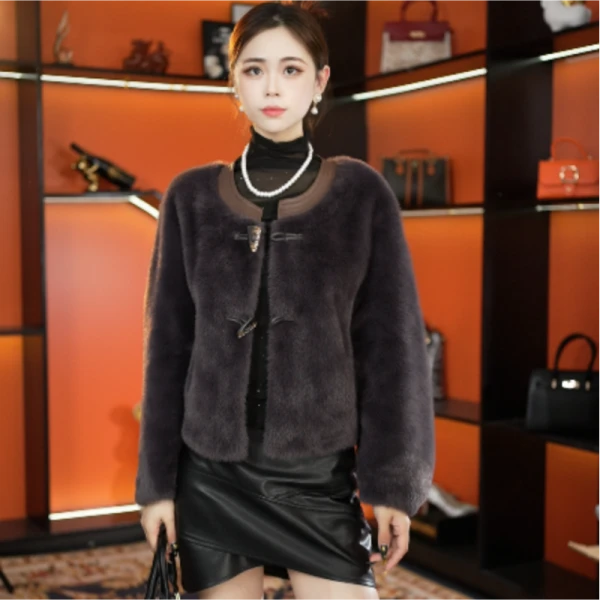2025秋冬款明星气质时尚女士冬季百搭保暖外套宽松外套8528