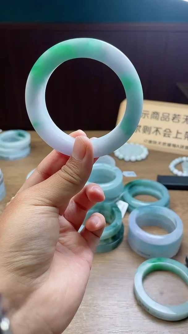 定制翡翠手镯未镶嵌z**子定制