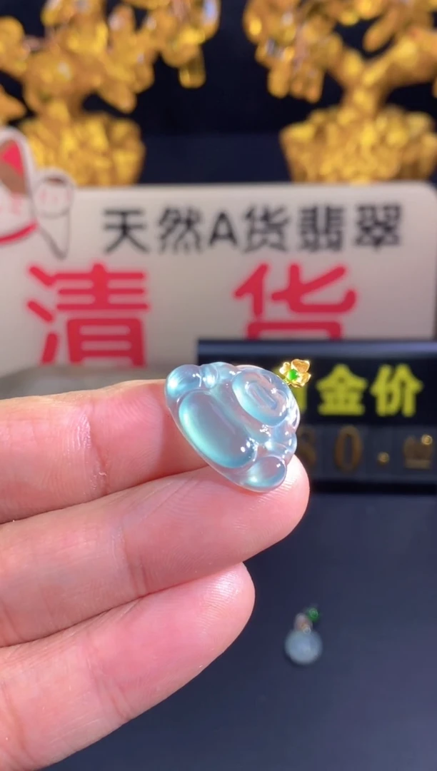 翡翠18K金镶嵌颈饰