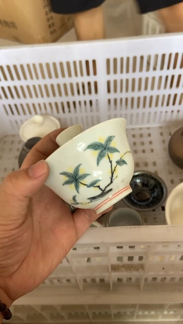 摄影的产品有使用过的痕迹有点脏介意勿拍