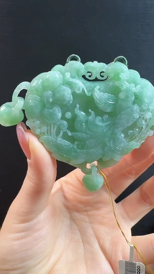 颈饰未镶嵌翡翠凤穿牡丹