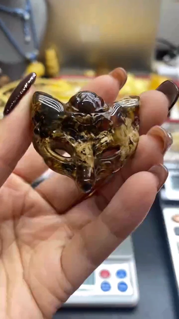 琥珀未镶嵌珠宝奇石340