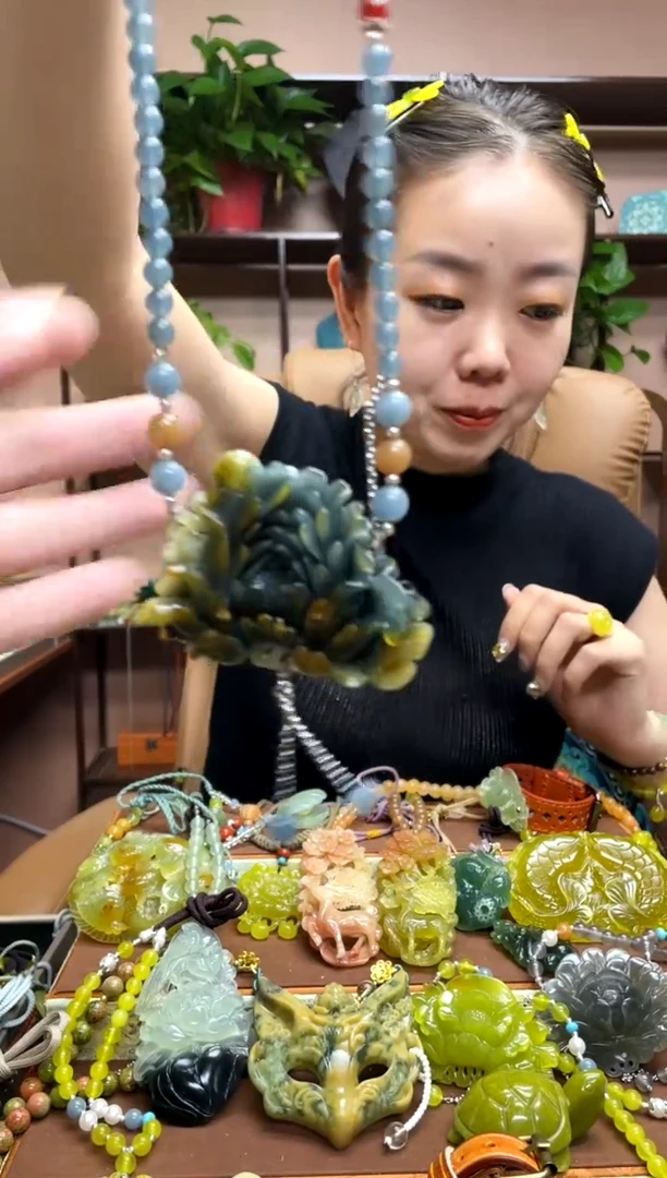 未镶嵌岫玉吊坠·