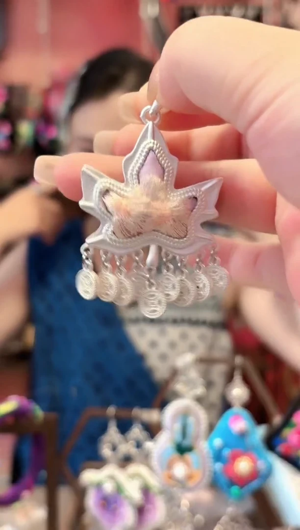 织绣云织谣民族风精美饰品   16