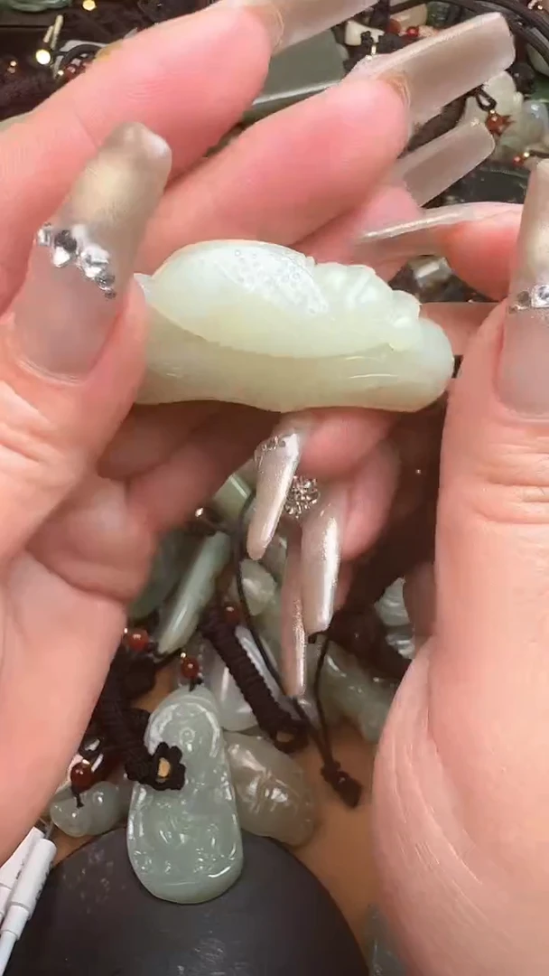 【闪购商品】和田玉颈饰未镶嵌1