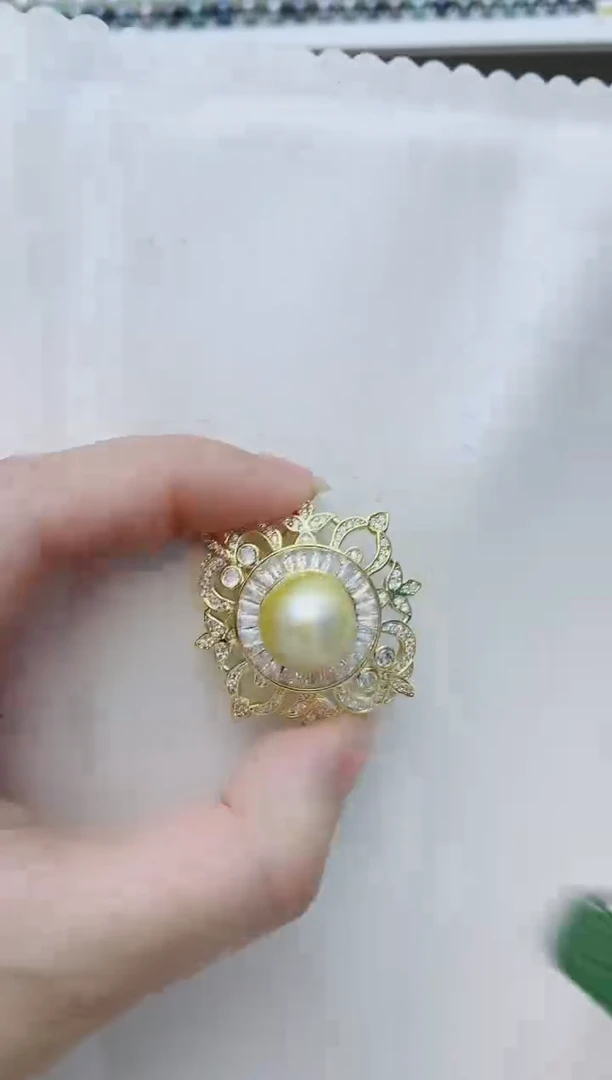 未镶嵌胸饰海水珍珠A6