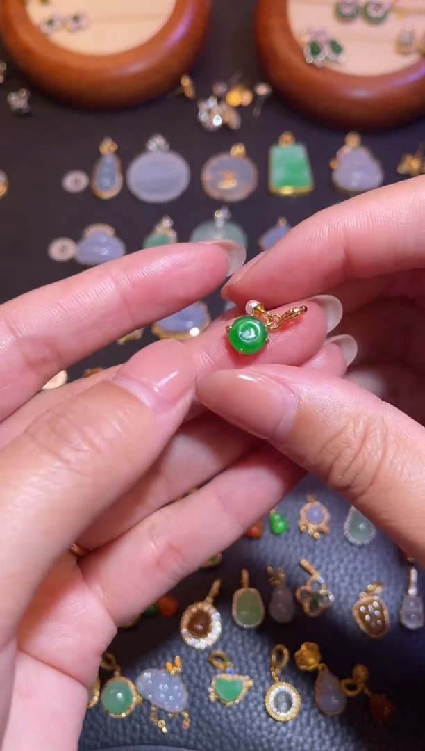 颈饰银S925镶嵌翡翠a货翡翠