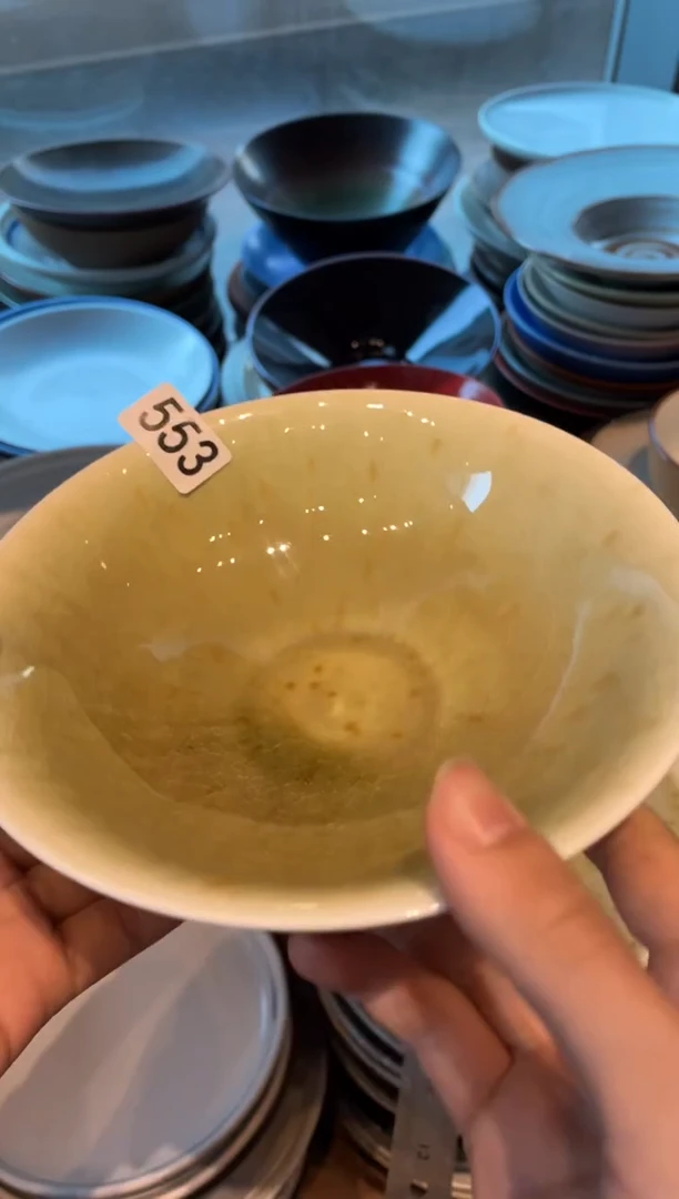 瓷片快**鱼553枣红花雕刻条纹碗1个