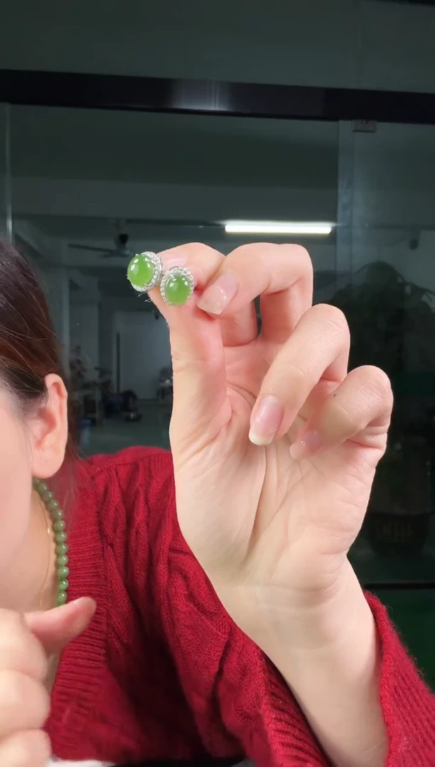 银S925镶嵌和田玉（碧玉）耳饰碧玉蛋面苹果绿925银耳钉