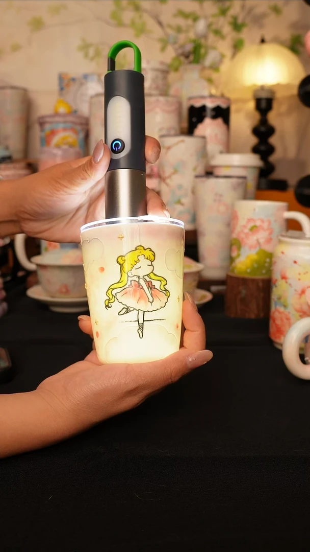 陶景德镇手绘的杯子