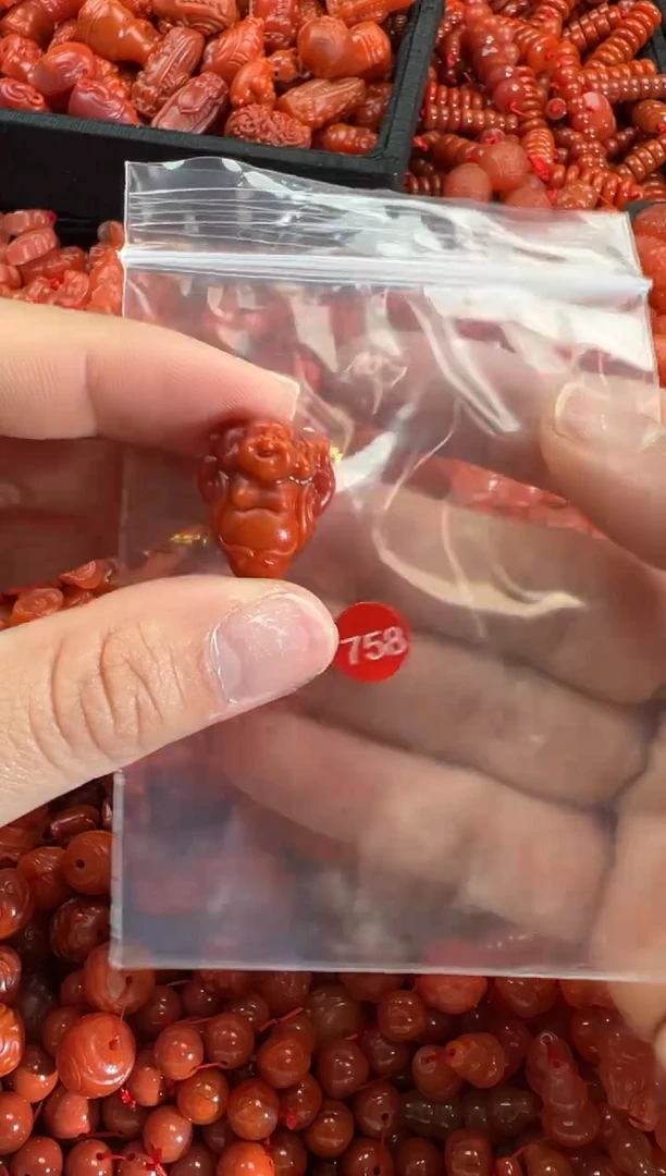 【闪购商品】南红玛瑙颈饰未镶嵌1