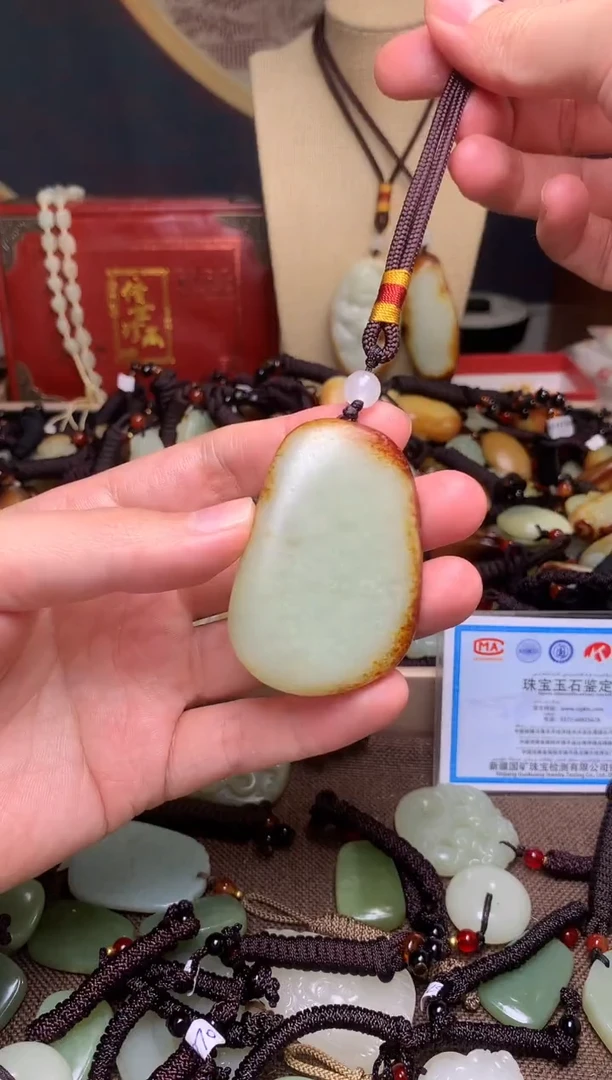 颈饰未镶嵌和田玉新疆料青海料清水和田玉吊坠