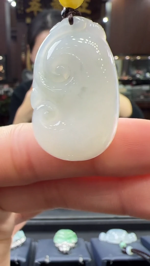 【闪购商品】翡翠挂件未镶嵌如意