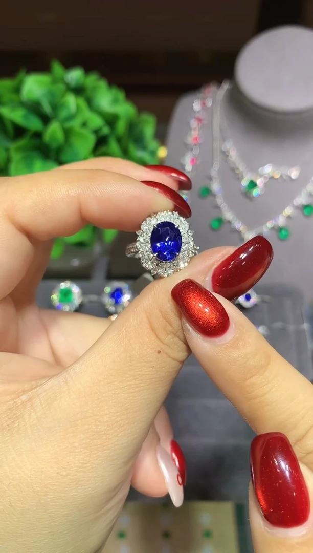 戒指蓝宝石18K金镶嵌3.05ct