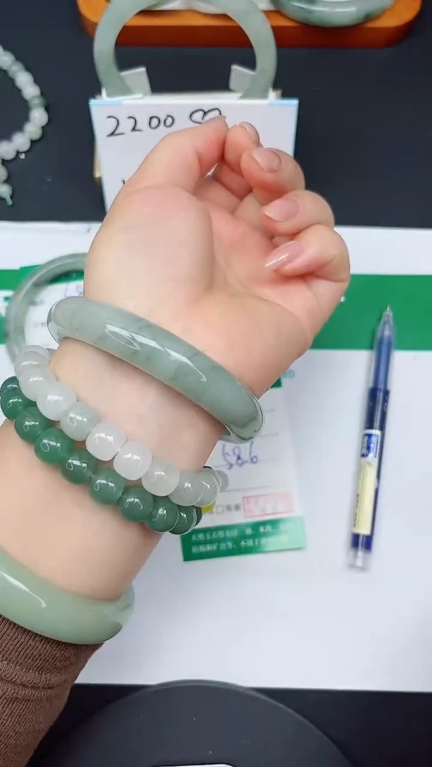 未镶嵌手镯石英质玉69-58/59