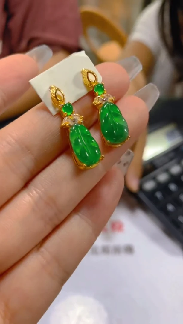 未镶嵌翡翠耳饰多样性发一