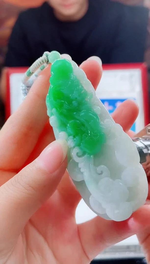 颈饰未镶嵌翡翠多样性发其一