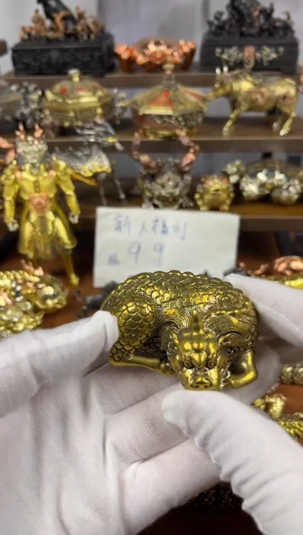 卧麒麟黄铜摆件实心