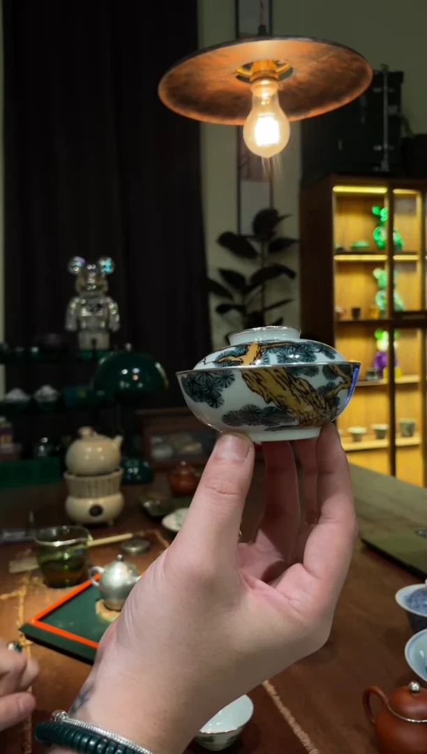 包银松树大扁盖碗