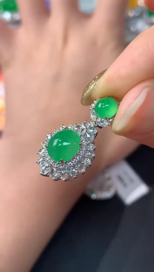 吊坠(不含链)18K金镶嵌翡翠A377|19800