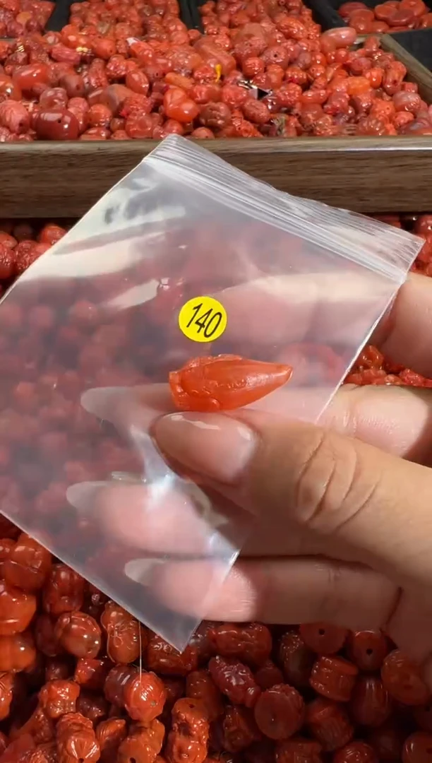 颈饰未镶嵌南红玛瑙1