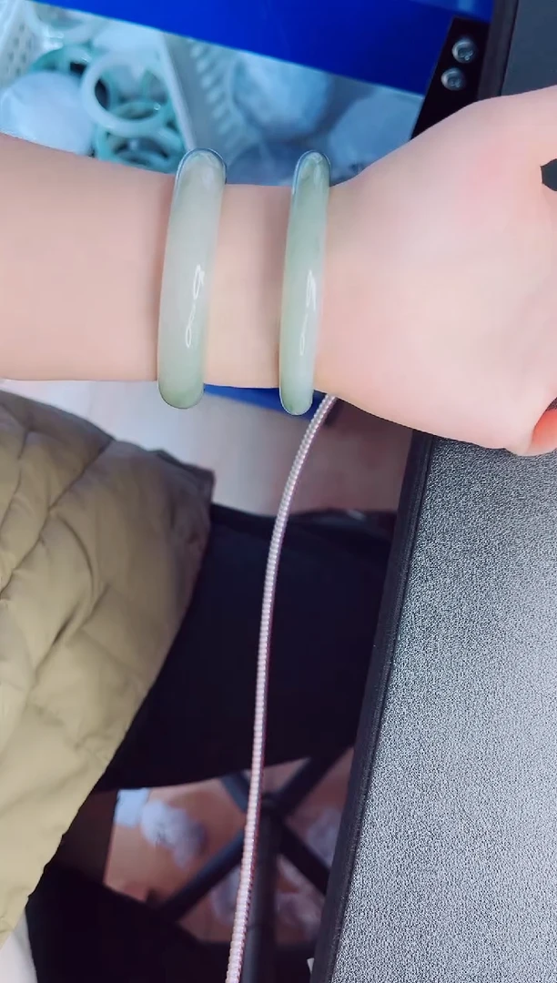 未镶嵌手镯石英质玉54-54