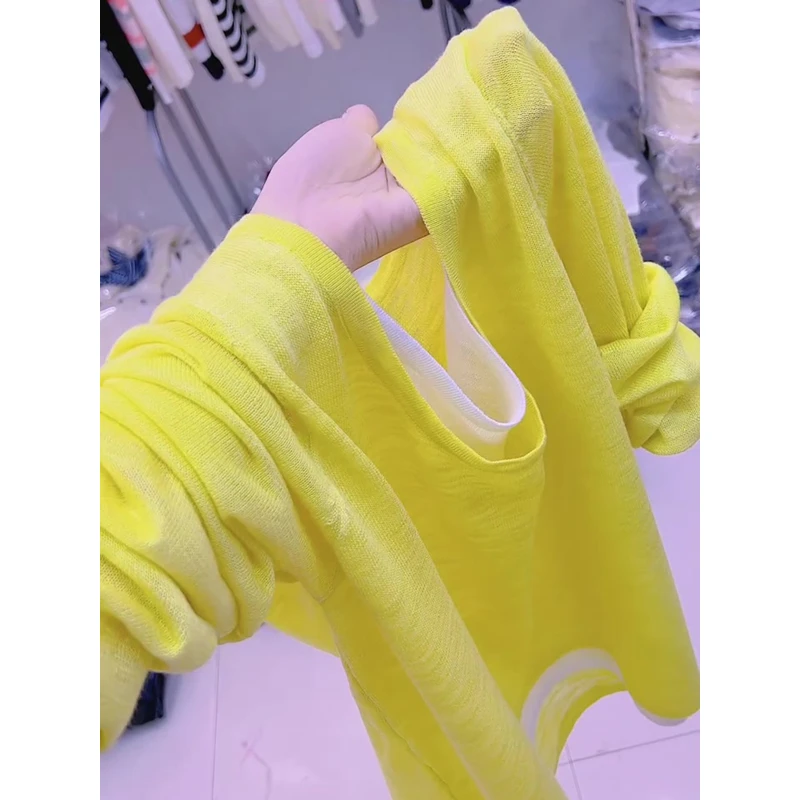 新款气质百搭休闲风舒适亮黄色上衣女2025早秋圆领薄款长袖针织衫