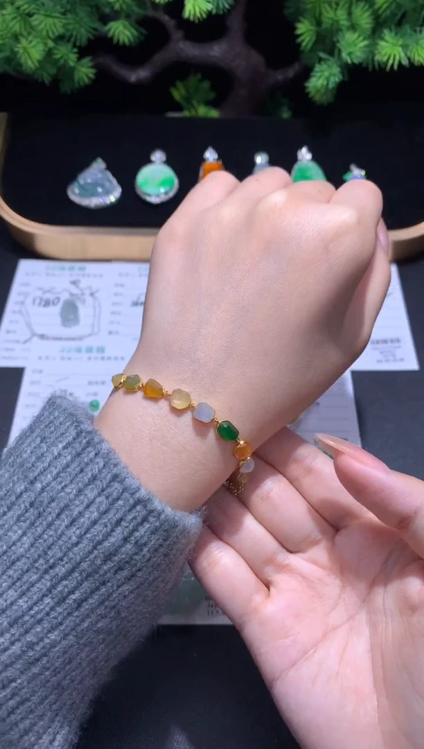 18K金镶嵌挂件翡翠48小时鉴赏期 退货不扣服务费