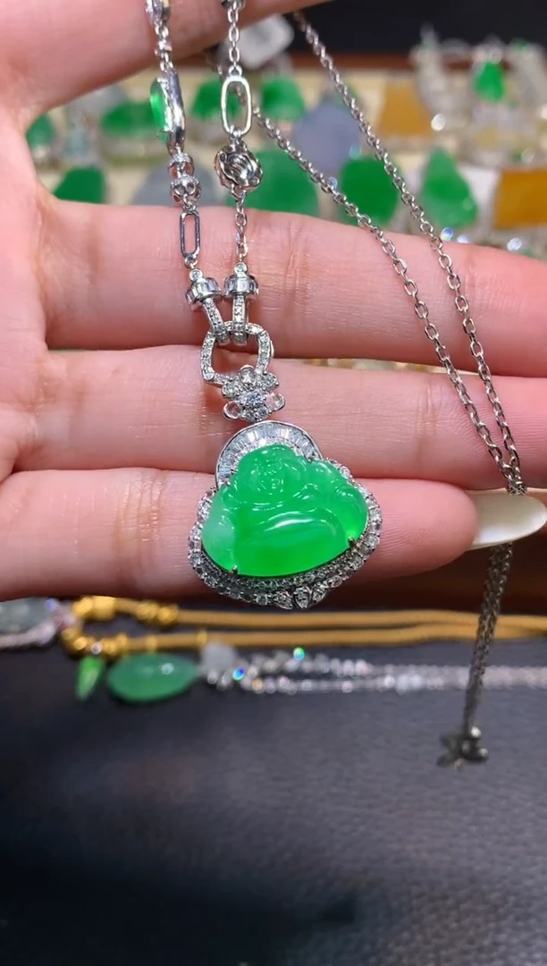 颈饰18K金镶嵌翡翠1