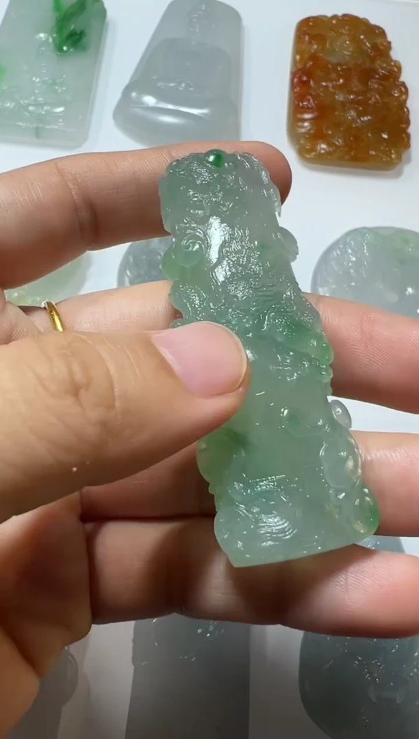 未镶嵌定制翡翠龙柱