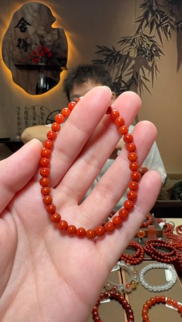 未镶嵌原矿手串南红玛瑙一条约5mm 多样性发货