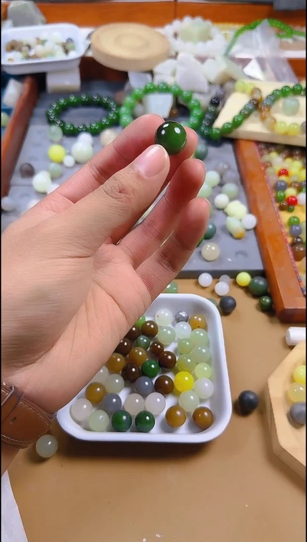 未镶嵌手链和田玉卡16俄罗斯碧玉散珠有老红皮