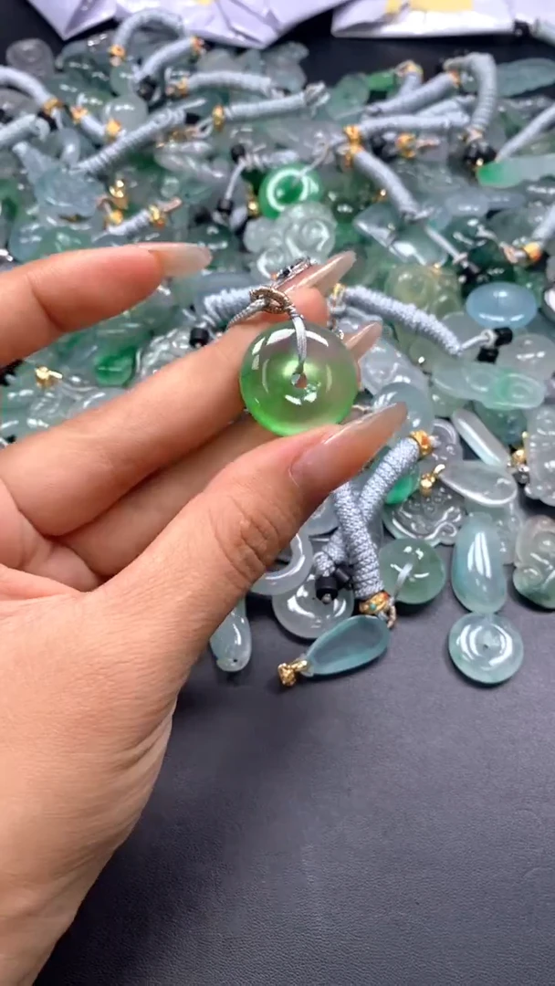 琉璃臻选(配扣头多样性发其一）185