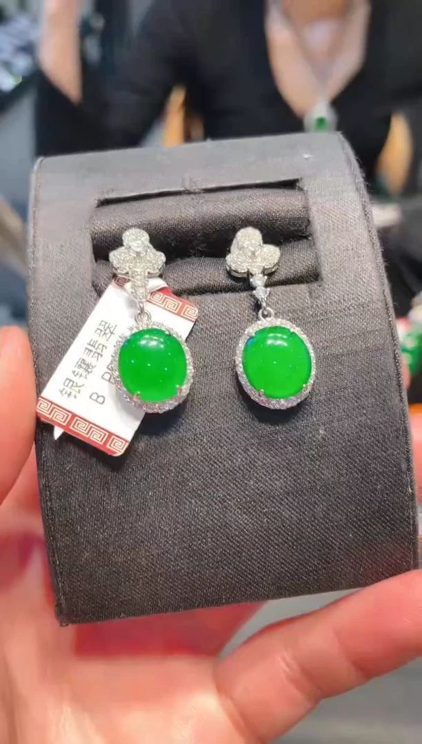 【闪购商品】翡翠颈饰银S925镶嵌A100耳钉天然A货翡翠