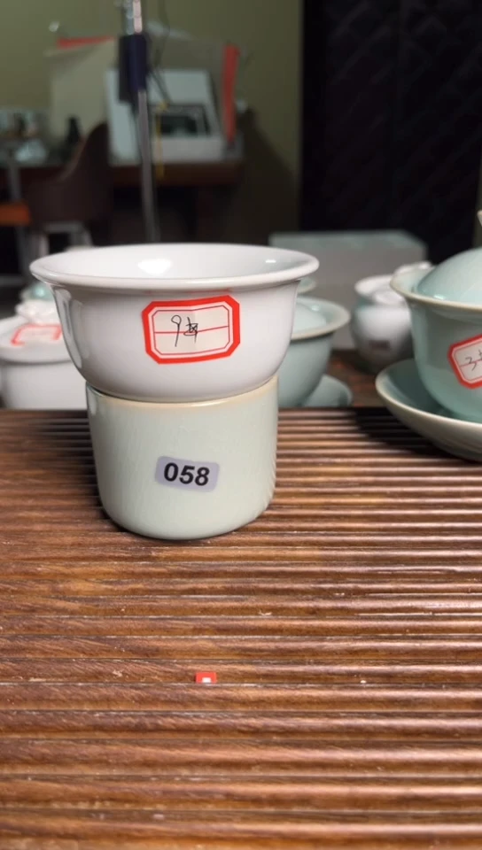 杯？****?9号月白釉压手杯加058号仿古扳指杯微微不完美裸发