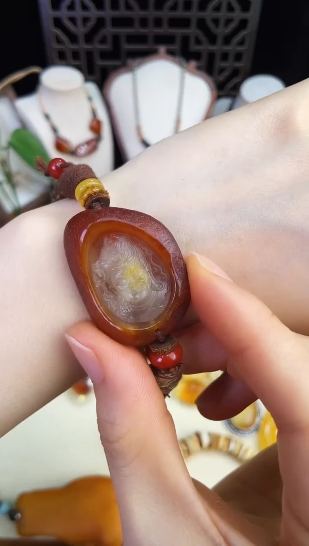 未镶嵌琥珀珠宝奇石柒月