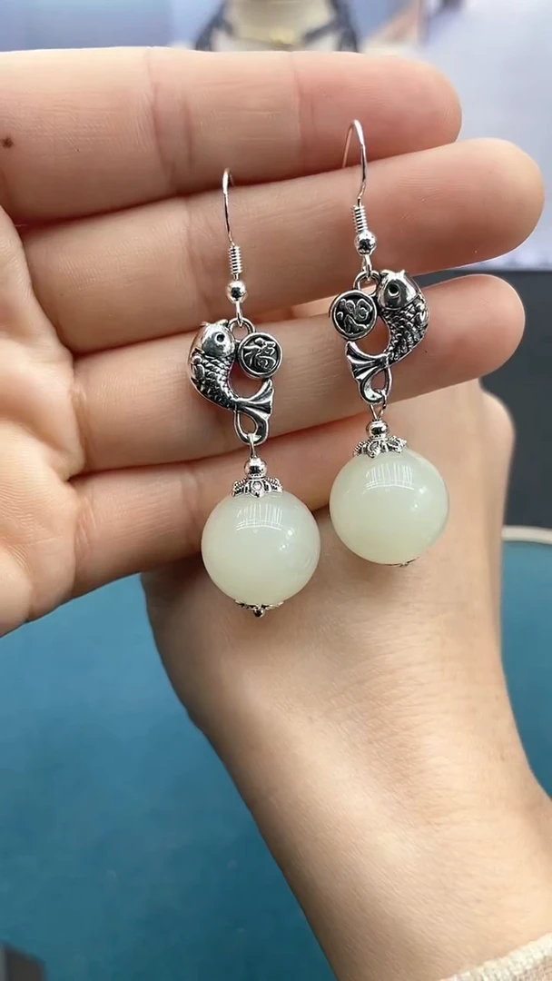 【闪购商品】和田玉耳饰银S925镶嵌16mm白珠小鱼耳钩