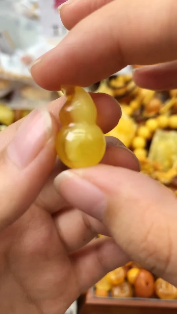 未镶嵌琥珀珠宝奇石228