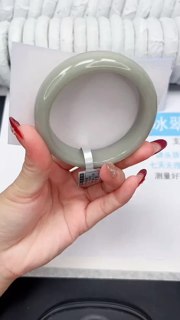 未镶嵌手镯石英质玉57-60.2DK