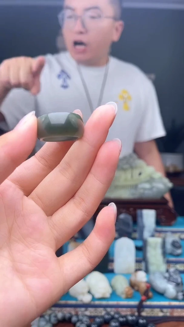 未镶嵌和田玉挂件1