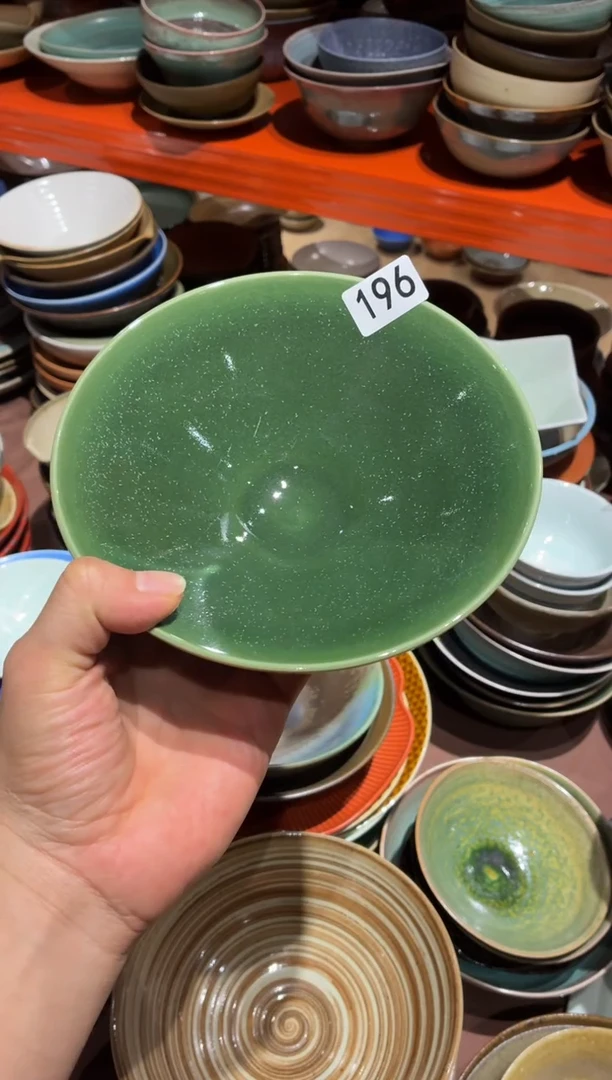 瓷片江****宇196微瑕翠绿高足斗笠碗1个
