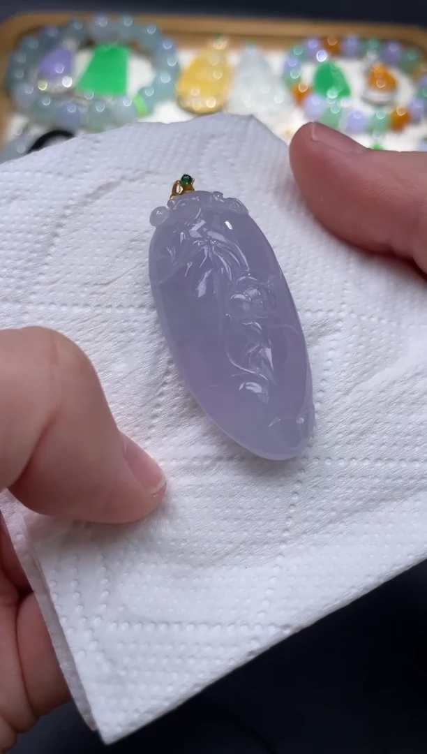 翡翠18K金镶嵌颈饰21.......