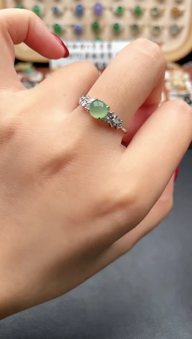 银S925镶嵌戒指翡翠一物一证一礼盒