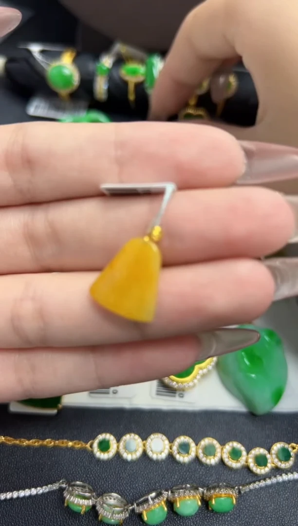 【闪购商品】翡翠颈饰18K金镶嵌Y缅料A货/支持复检/一件