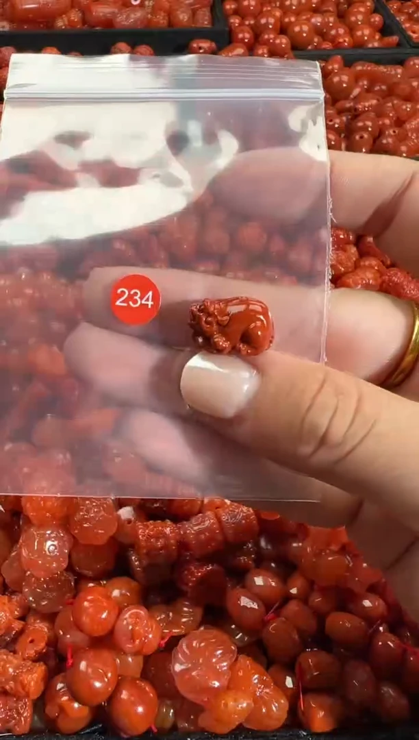 颈饰未镶嵌南红玛瑙1