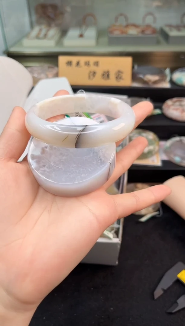 未镶嵌手镯石英质玉62圈口（不退不换）1658430