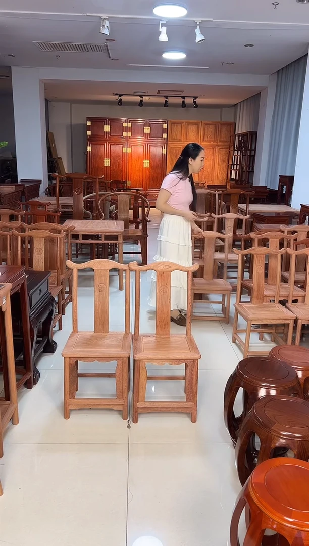 花梨木类端景台一对小巴花打蜡小官帽椅高40