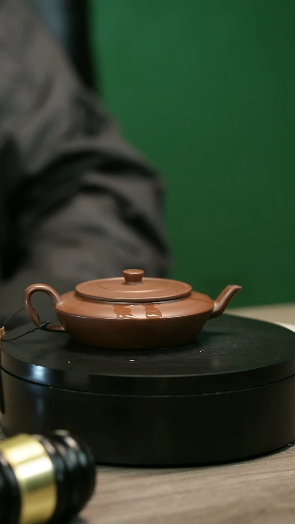 茶壶紫砂秋****。H2451赵信军底槽青扁莲